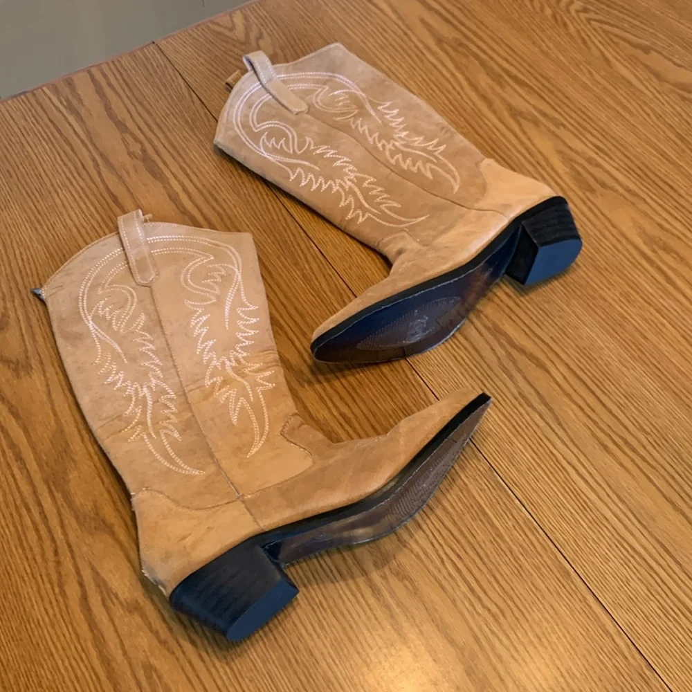 SHEIN boots. TAN. Size 41. All man made materials. NEW! - Picture 2 of 4